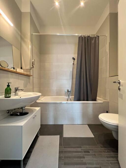 Loft 7 15Min Hbf 2Br Smart Tv Wifi Apartman Lipcse Kültér fotó